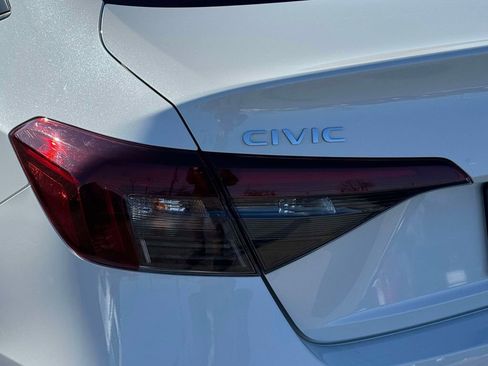 Used 2025 Honda Civic Sport image 11