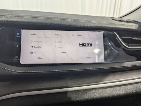 Used 2023 Jeep Grand Cherokee 4x4 image 24