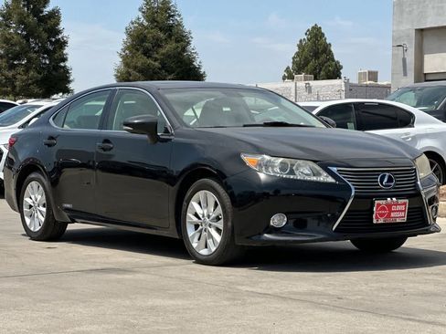 Used 2013 Lexus ES 300h w/ Premium Pkg FWD image 10