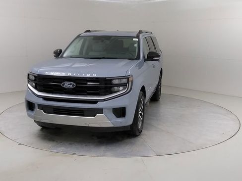 New 2025 Ford Expedition Platinum image 10