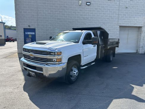 Used 2018 Chevrolet Silverado 3500 W/T w/ WT Convenience Package image 3