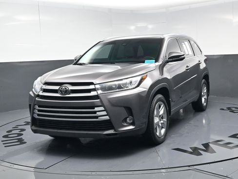 Used 2019 Toyota Highlander Limited image 11