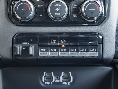 Used 2021 RAM 5500 4x4 Crew Cab image 36