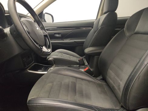 Used 2020 Mitsubishi Outlander SE FWD image 17