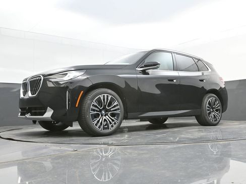 Used 2025 BMW X3 xDrive30i w/ Premium Package image 35