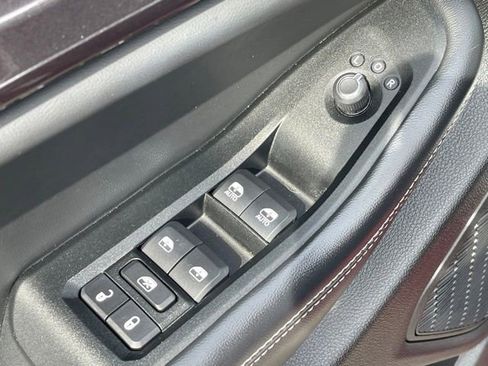 Used 2023 Jeep Grand Cherokee L Laredo w/ Luxury Tech Group I image 18