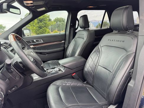 Used 2018 Ford Explorer Platinum AWD/4WD image 7
