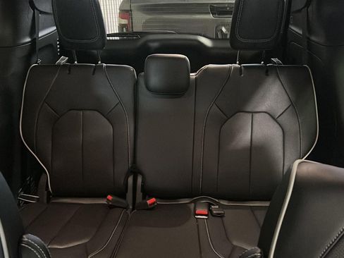 New 2026 Chrysler Pacifica Limited image 12