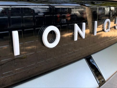 Used 2025 Hyundai Ioniq 5 SEL RWD image 9
