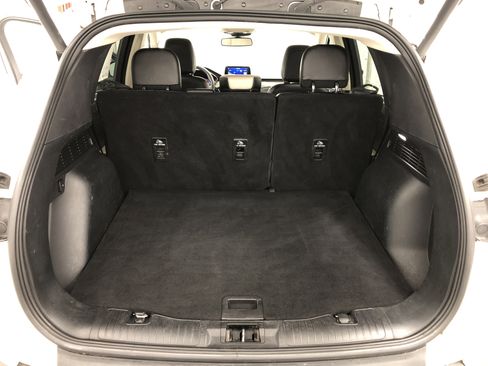 Used 2020 Ford Escape Titanium image 8