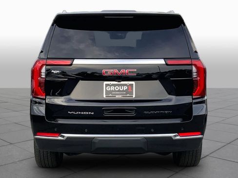 Used 2025 GMC Yukon Elevation AWD/4WD image 5