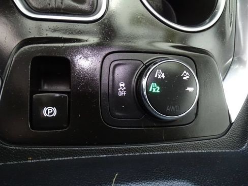 Used 2019 Chevrolet Traverse LT w/ LT Premium Package AWD/4WD image 12