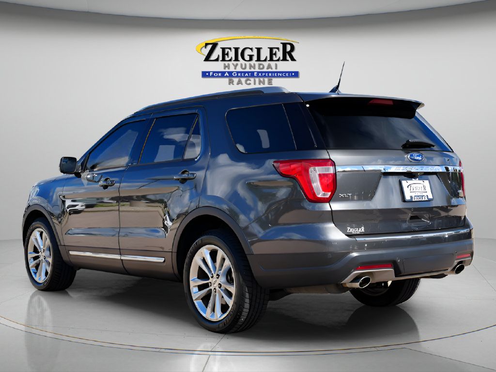 Used 2018 Ford Explorer XLT w/ Equipment Group 202A AWD/4WD image 5