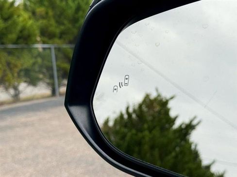 Used 2022 Toyota Highlander XLE image 43