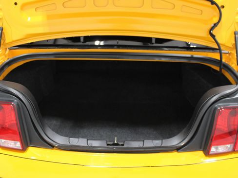 Used 2008 Ford Mustang GT RWD image 17