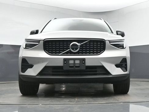 Used 2023 Volvo XC40 B5 Ultimate w/ Protection Package Premier AWD/4WD image 12
