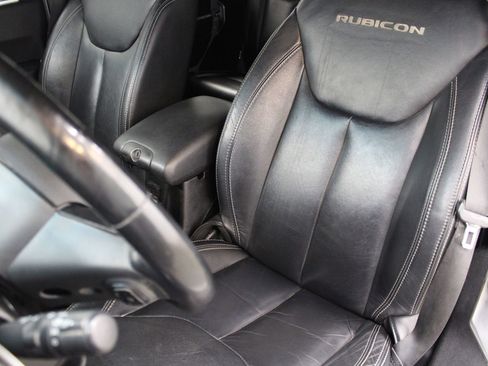 Used 2014 Jeep Wrangler Unlimited Rubicon w/ Connectivity Group image 12