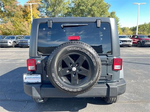 Used 2018 Jeep Wrangler Unlimited Sport S image 27