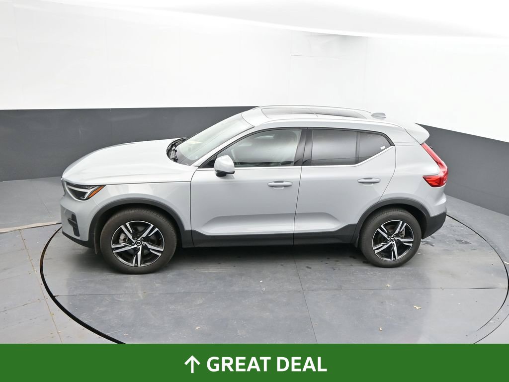Used 2025 Volvo XC40 B5 Core AWD/4WD image 34