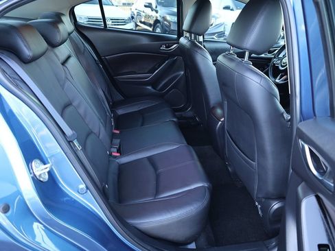 Used 2017 MAZDA MAZDA3 Touring w/ Popular Equipment Package FWD image 14