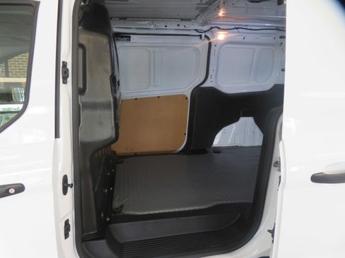 Used 2022 Ford Transit Connect XL FWD image 18