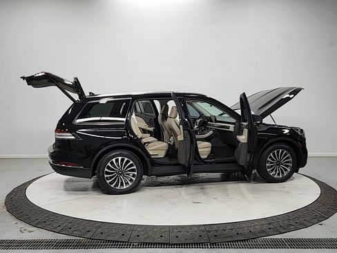 Used 2023 Lincoln Aviator Reserve w/ Elements Package Plus image 16