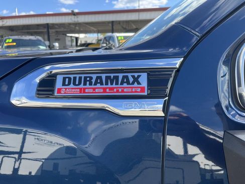 Used 2022 GMC Sierra 3500 SLT w/ SLT Premium Package image 7