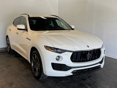 Used 2017 Maserati Levante w/ Sport Package AWD/4WD image 3