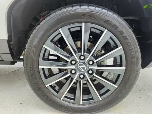 Used 2024 Lexus GX 550 w/ Accessory Package (31) AWD/4WD image 61
