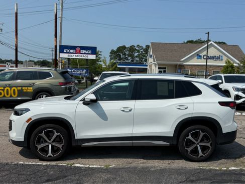Used 2026 Volkswagen Tiguan SE AWD/4WD image 4