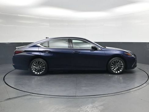 Used 2025 Lexus ES 350 Ultra Luxury FWD image 3