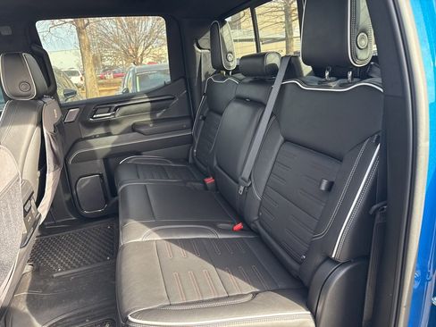 Used 2022 GMC Sierra 1500 AT4X image 8