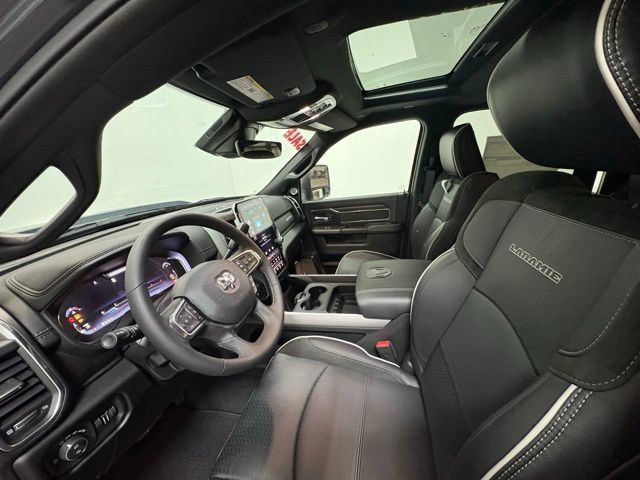 New 2026 RAM 2500 Laramie AWD/4WD image 17