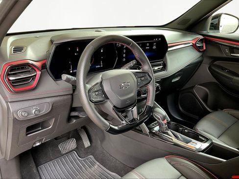 Used 2025 Chevrolet TrailBlazer RS image 15