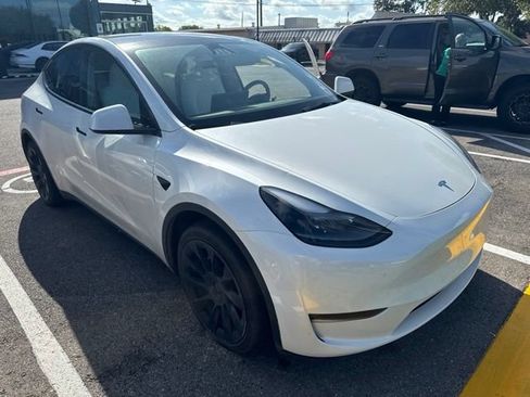 Used 2023 Tesla Model Y 2WD image 5
