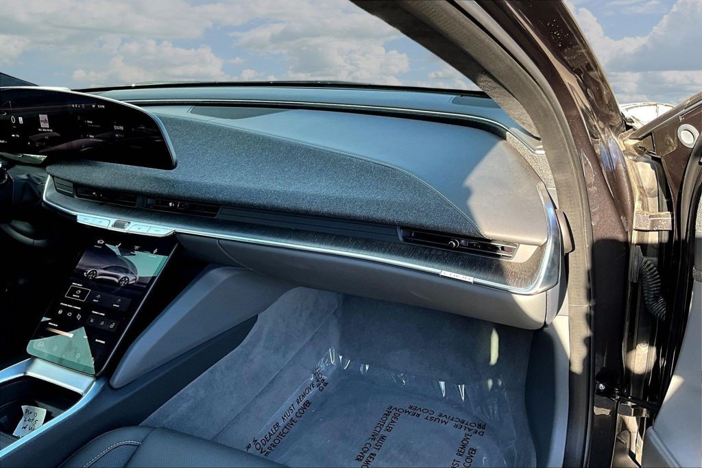Used 2024 Lucid Air Pure RWD image 27