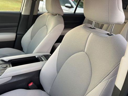 Certified 2025 Toyota Grand Highlander AWD Hybrid image 29