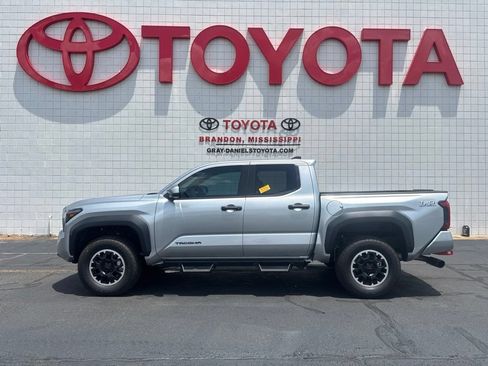 Used 2026 Toyota Tacoma TRD Off-Road AWD/4WD image 5