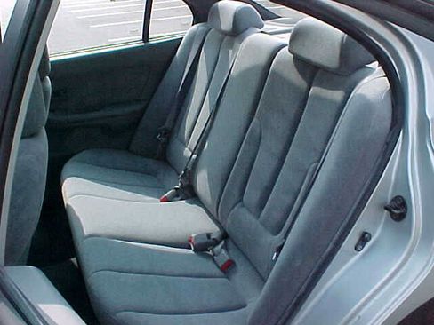 Used 2005 Hyundai Elantra GLS image 21