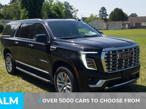 Used 2025 GMC Yukon XL Denali AWD/4WD image 3