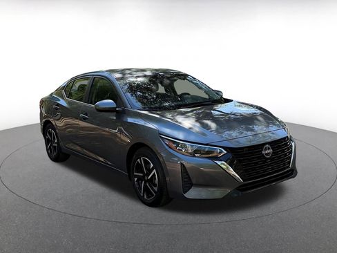Used 2025 Nissan Sentra SV image 1