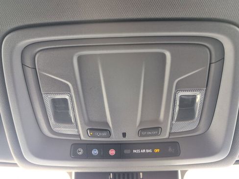Used 2022 Chevrolet Silverado 1500 LT AWD/4WD image 37