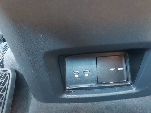 Used 2024 Volkswagen Atlas SEL AWD/4WD image 11