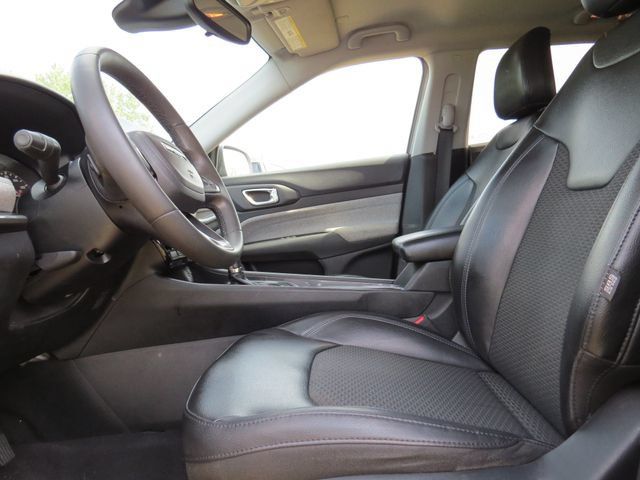 Used 2022 Jeep Compass Latitude FWD image 5