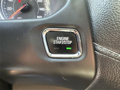 Used 2022 GMC Acadia SLE image 8