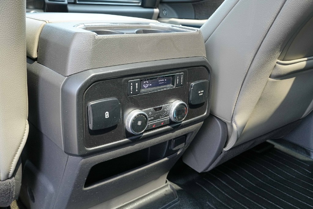 Used 2019 Ford Expedition Limited w/ Equipment Group 302A AWD/4WD image 21