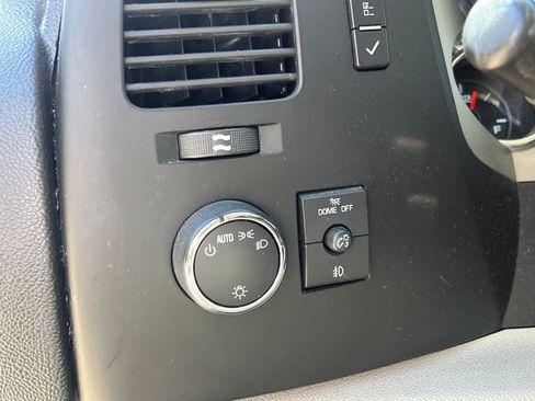 Used 2009 Chevrolet Silverado 1500 LT w/ Texas Edition RWD image 25
