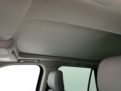 Used 2025 Ford Expedition Platinum image 10