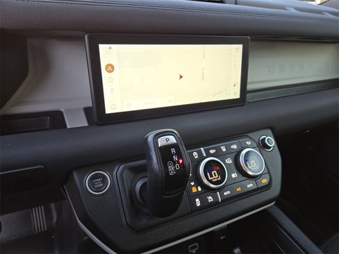 Used 2022 Land Rover Defender 110 S image 17