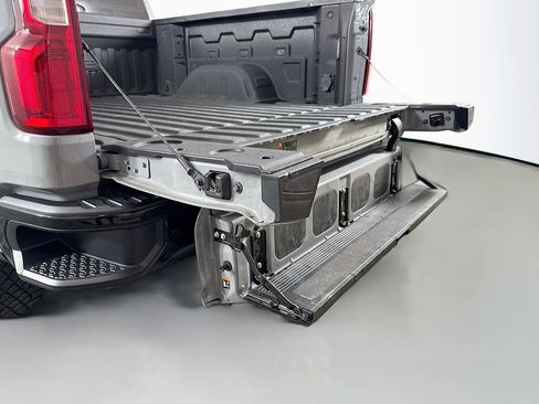 Used 2024 Chevrolet Silverado 1500 ZR2 w/ Technology Package image 34